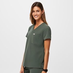 FIGS Catarina One-Pocket Scrub Top - Moss Green (XS)